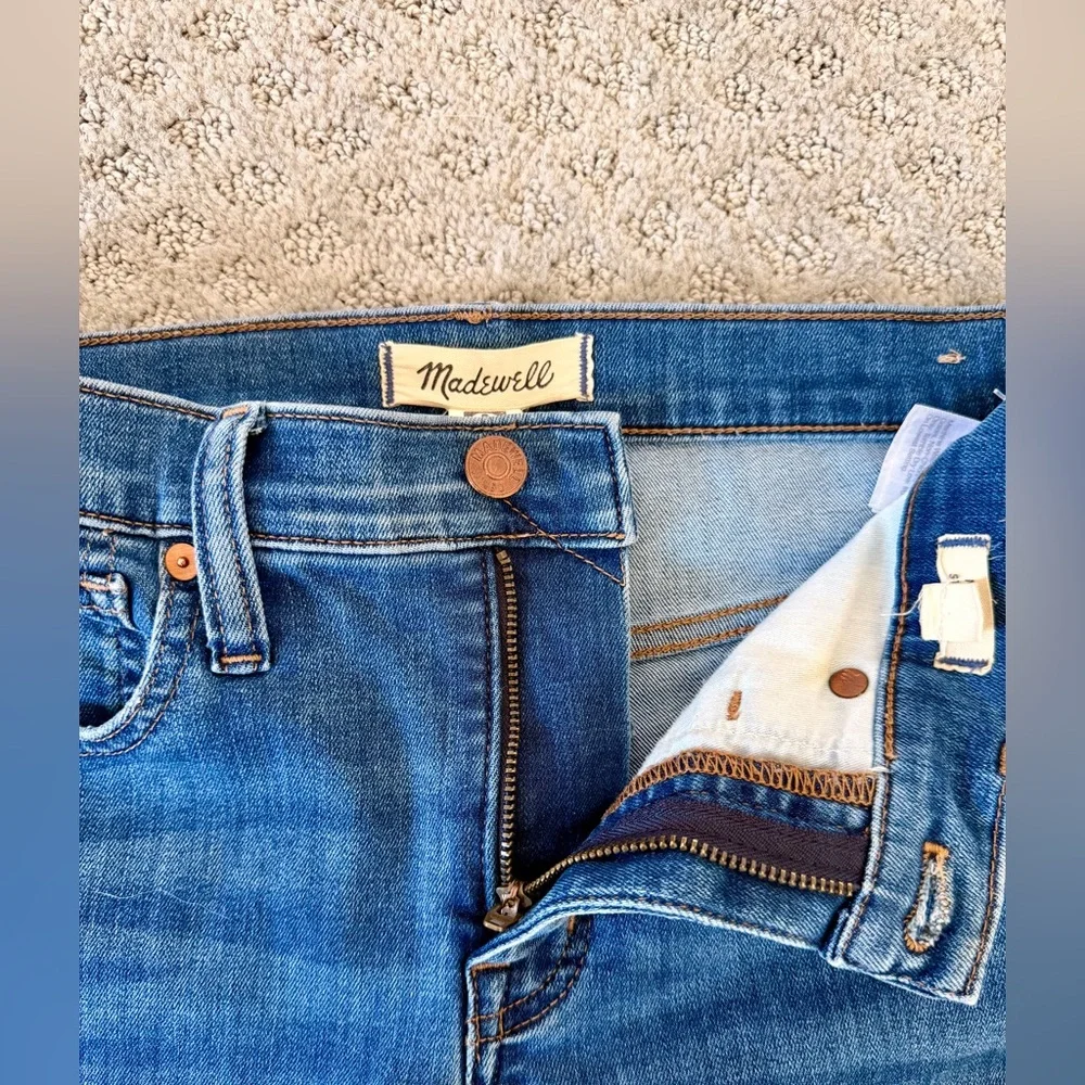 Madewell Mid Rise Stovepipe Jeans Size 26 Medium Wash Normcore Everyday Denim